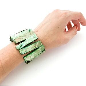 Vintage Abalone Shell Stretch Cuff Bracelet Green Pearlescent Iridsecent Natural